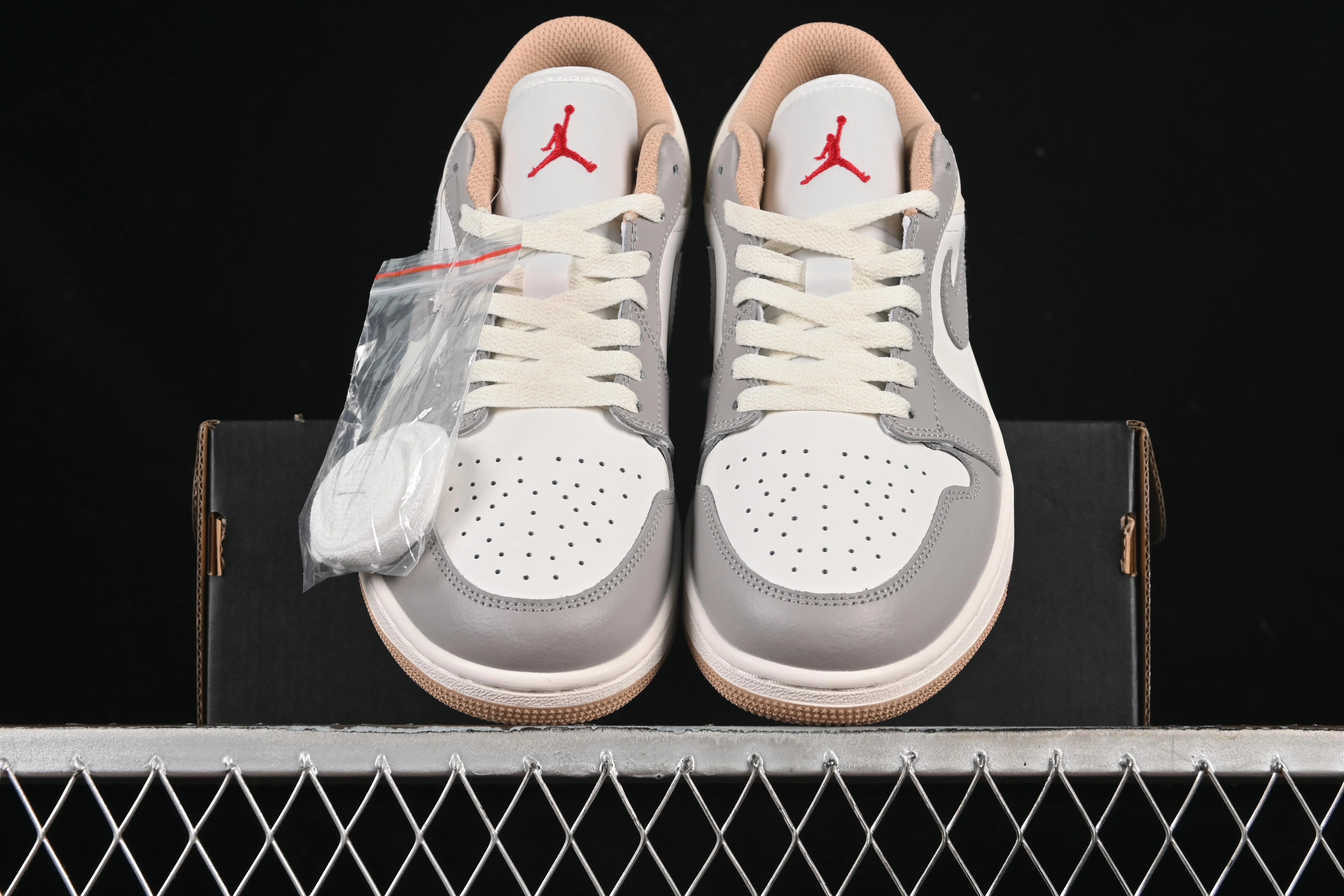 All categories Air Jordan Jordan series basketball shoes Air Jordan 1 Low Air Jordan 1 Low AJ1 Joe 1 meter gray low-top retro cultural basketball shoes 553558-169